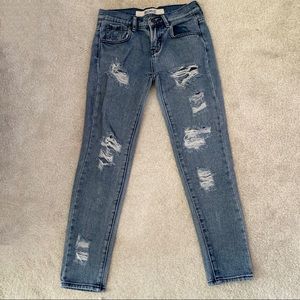 NWOT distressed low-waist jeans